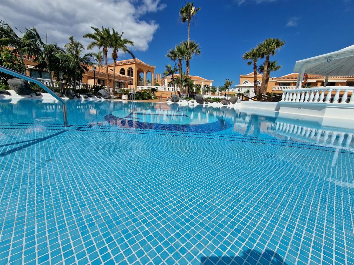 Exclusive Penthouse Playa Las Vistas 4 Close To The Sea And Beach, Aircondition For A Fee, Wifi, Terrace, Heated Pool Playa de las Americas  Exterior photo